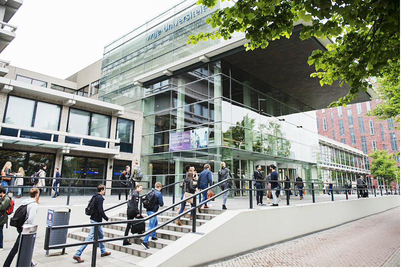 Students at VU Amsterdam university campus